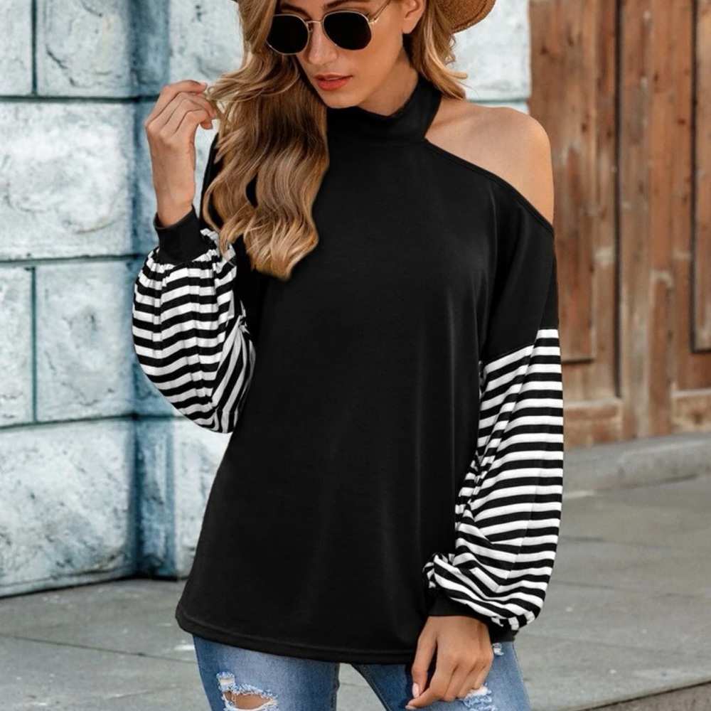 New contrast striped sleeve cut out tee